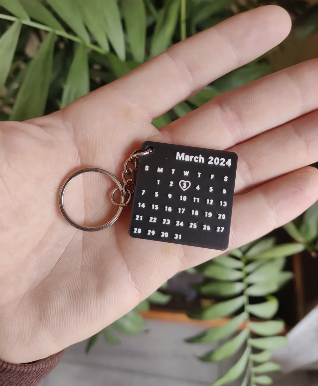 Chaveiro de calendário com coração no dia especial