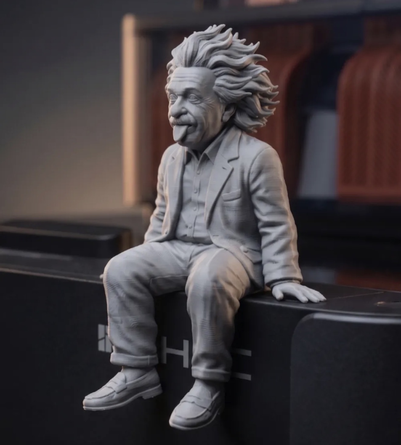 Estátua do Einstein sentado impressa em 3D
